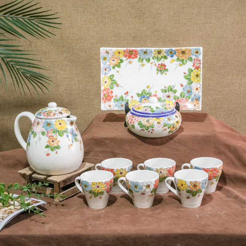 Crockery and dinnerware set