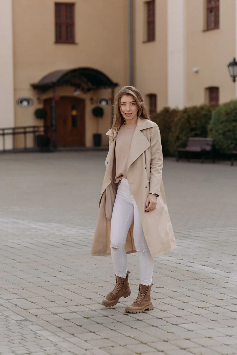 Everyday outfit styled in warm neutral tones