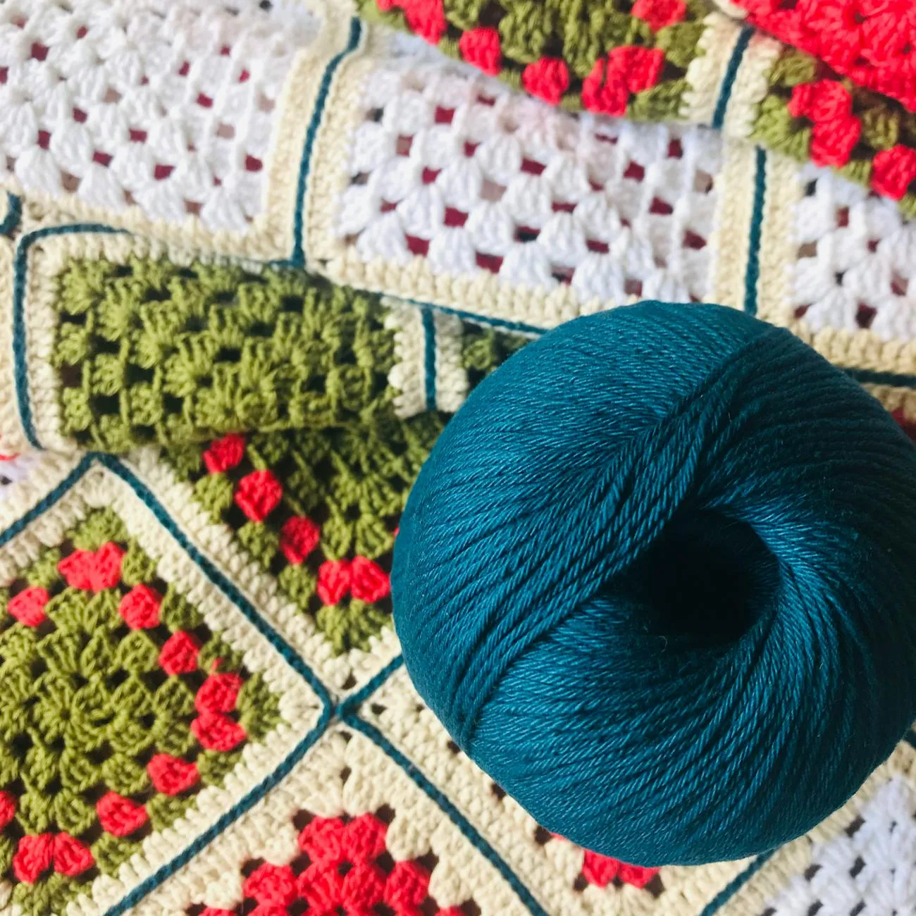 Colourful wool yarn ready for tufting